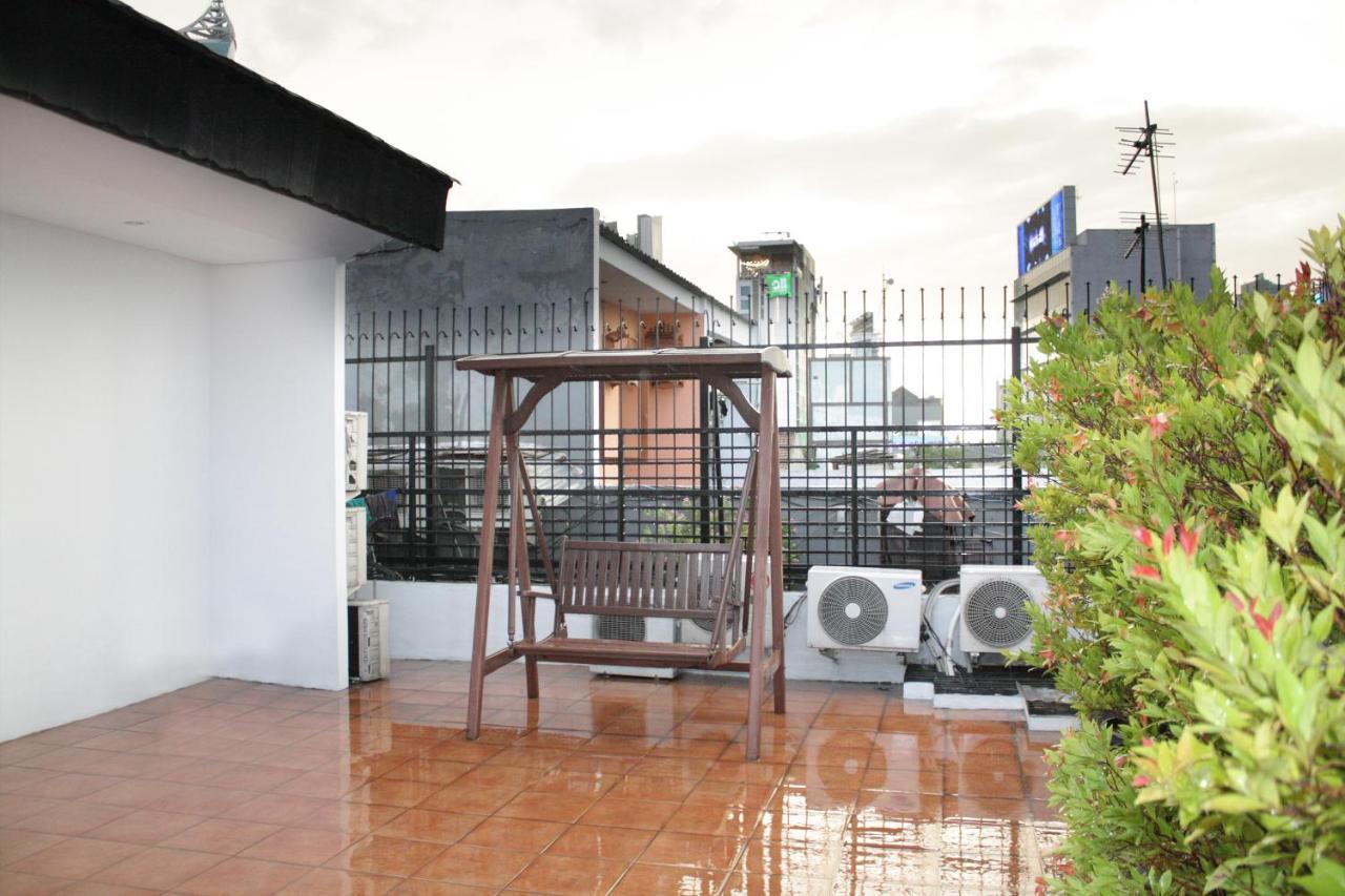 Oyo 245 Juana 21 Hotel Jakarta Ngoại thất bức ảnh