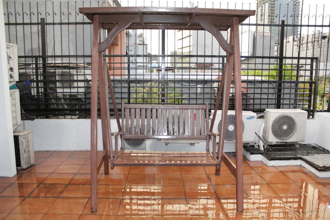 Oyo 245 Juana 21 Hotel Jakarta Ngoại thất bức ảnh