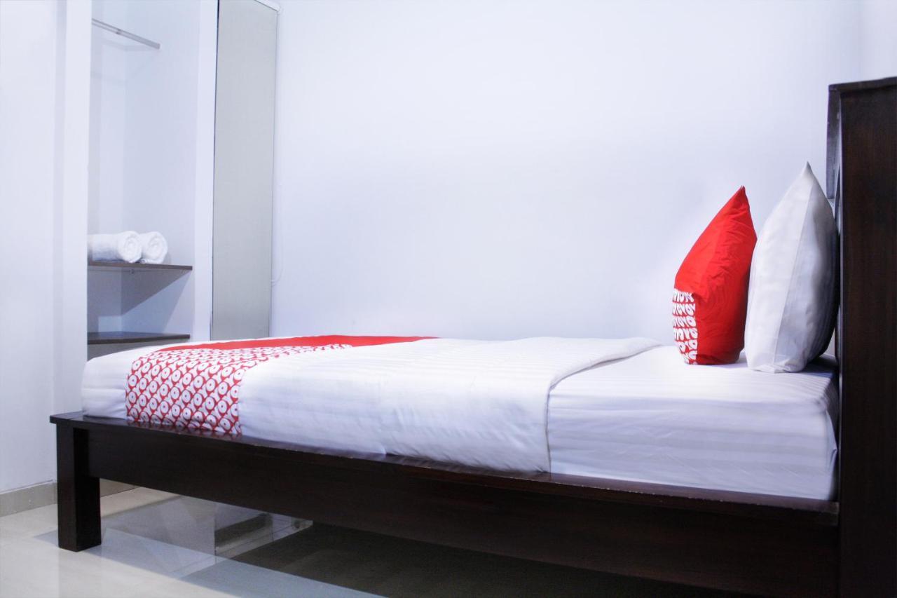 Oyo 245 Juana 21 Hotel Jakarta Ngoại thất bức ảnh